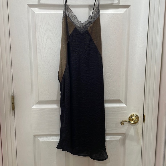 Lace slip dress - Picture 1 of 4